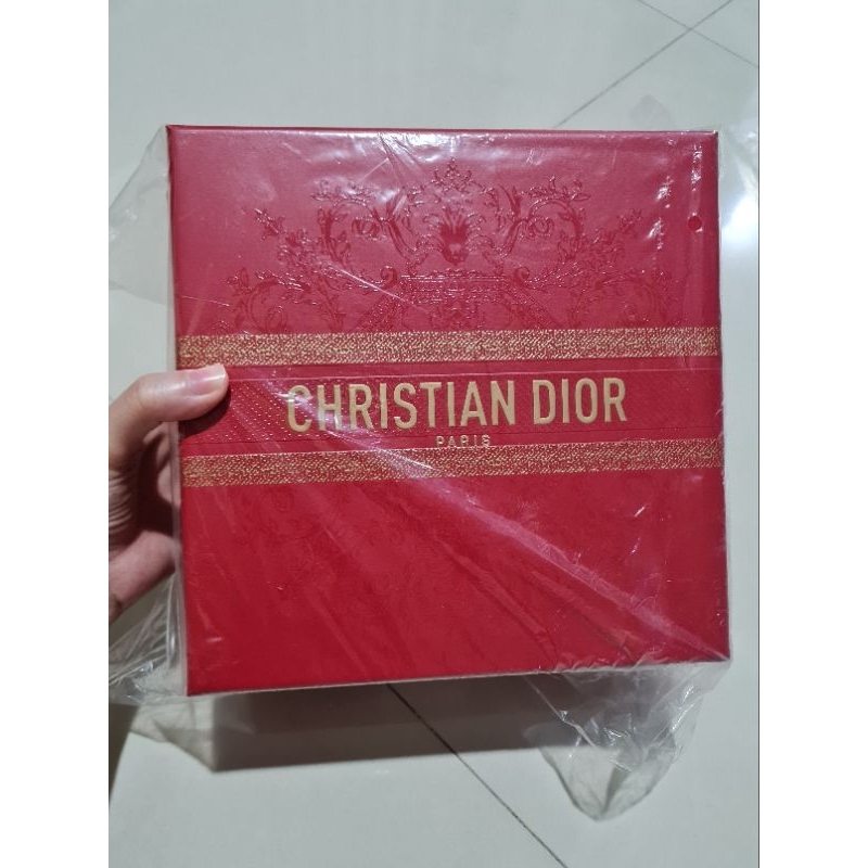 

GIFT BOX DIOR 21 X 21CM