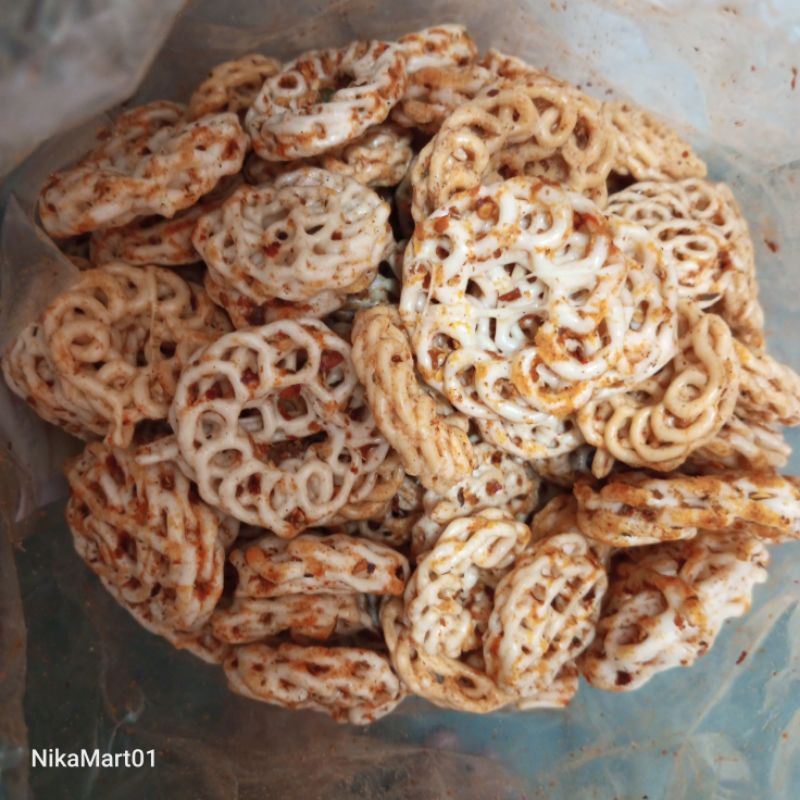 

Kerupuk seblak rapael pedas | kerupuk seblak mawar | siap santap