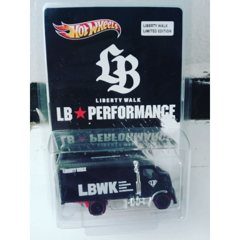 Diecast Custom 1/64 LBWK Black Truck + card & protektor