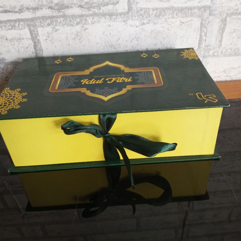 

Hampers Kue isi 3