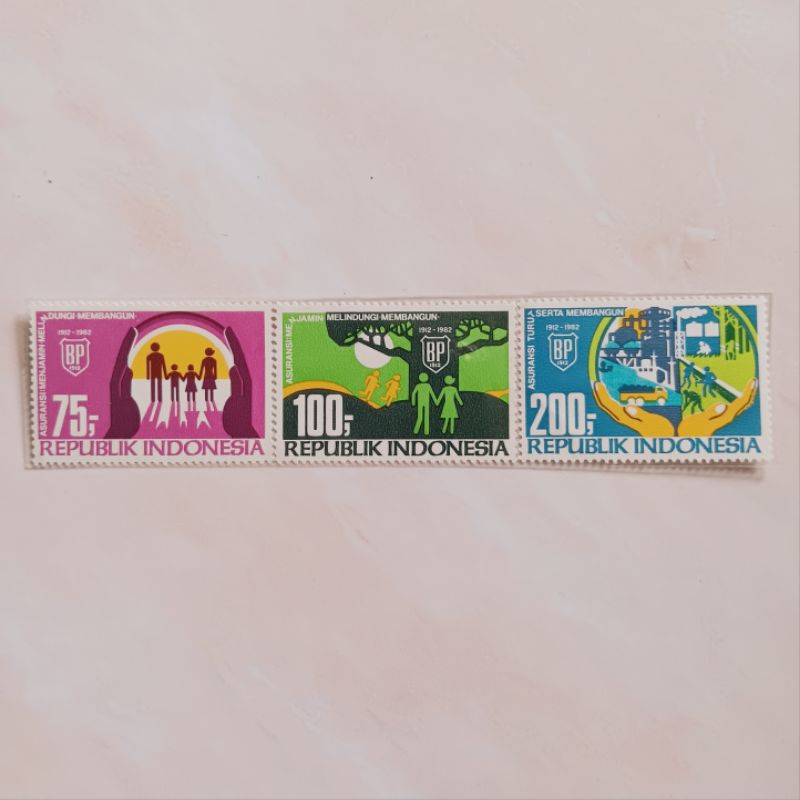 

(AB) Perangko Indonesia 1982 70 Tahun Asuransi Bumi Putera Set Lengkap 3 pcs Mint