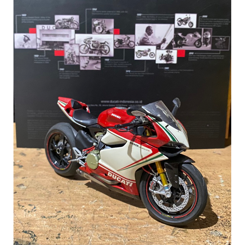 diecast ducati 1199 panigale 1/12