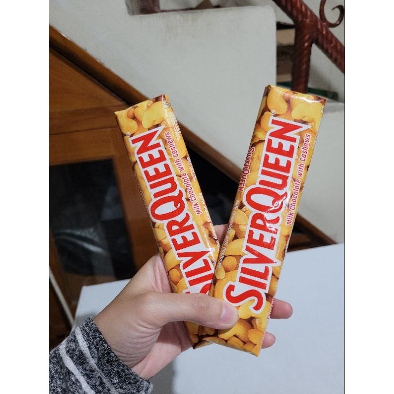 

Silverqueen Milk Chocolate with Cashews 55 gram
