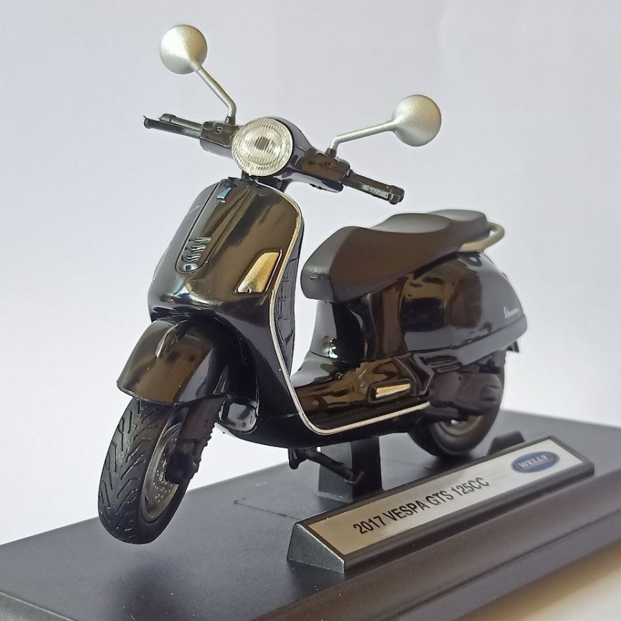 Diecast Vespa GTS 125CC Hitam skala 1:18 miniatur koleksi harga murah