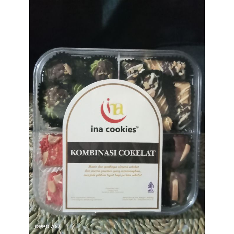 

Kombinasi coklat