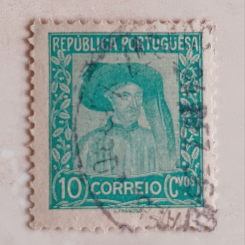 

(AE) Perangko Portugal 1935 & 1937 Prince Henry the Navigator (1394-1460) 10 centavo Used