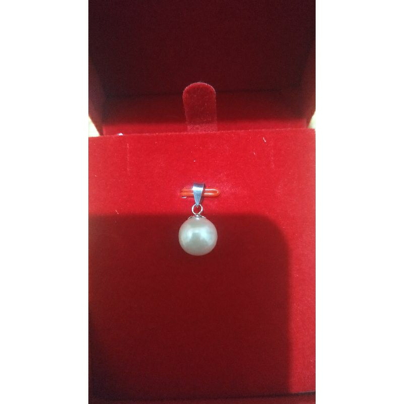 liontin emas putih model simple dengan mutiara air kaut