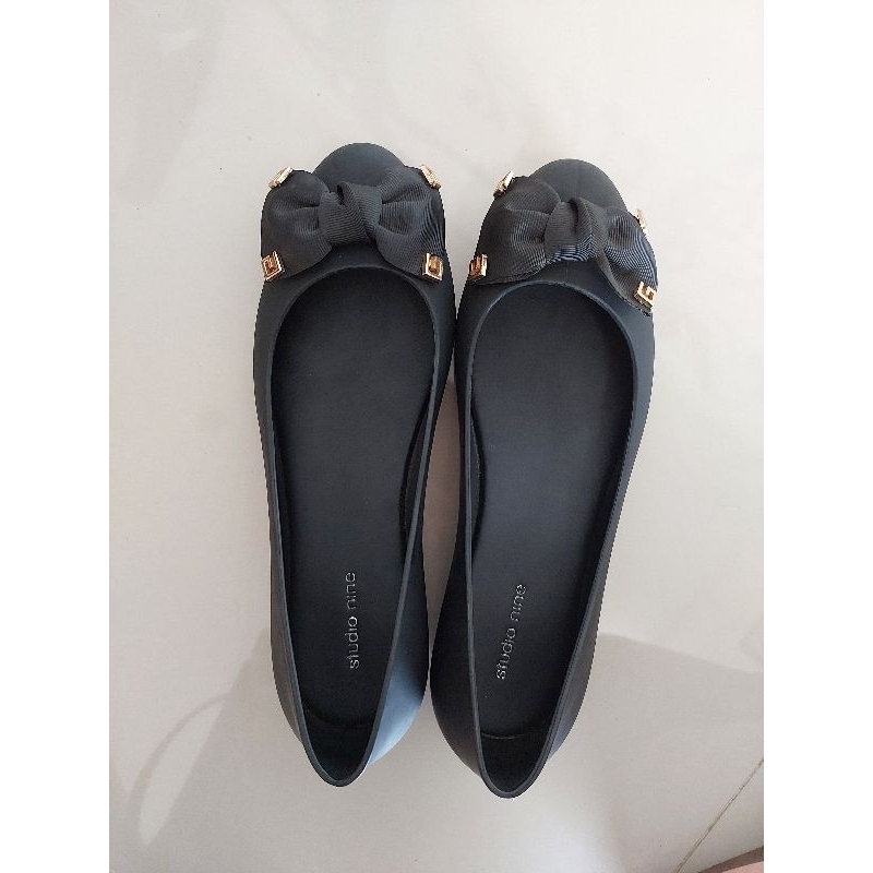 jelly shoes studio nine 39