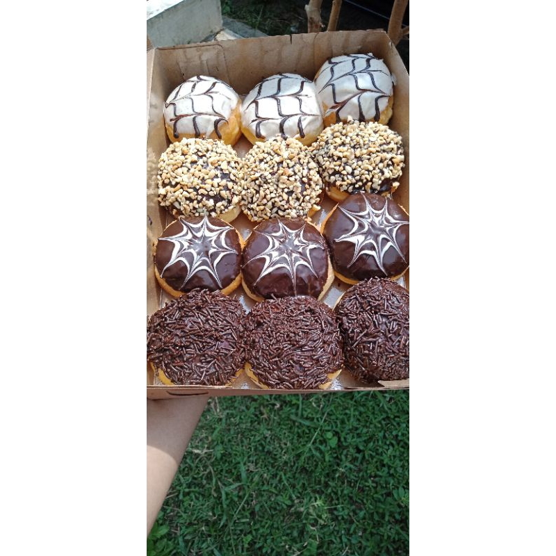 

Donat isi 12