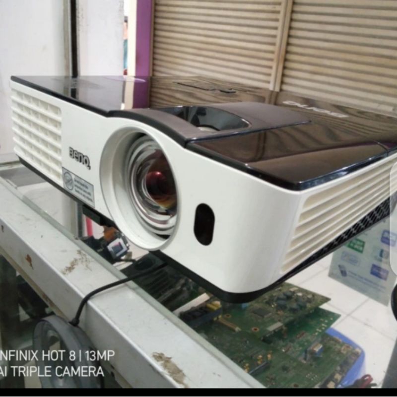 Proyektor benq mx613st second