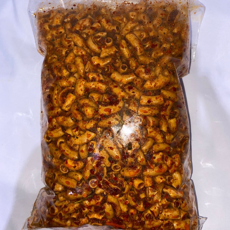 

Promosi Spesial MAKARONI BANTET PEDAS DAUN JERUK 1KG 6 MISTER BANTET SNACK