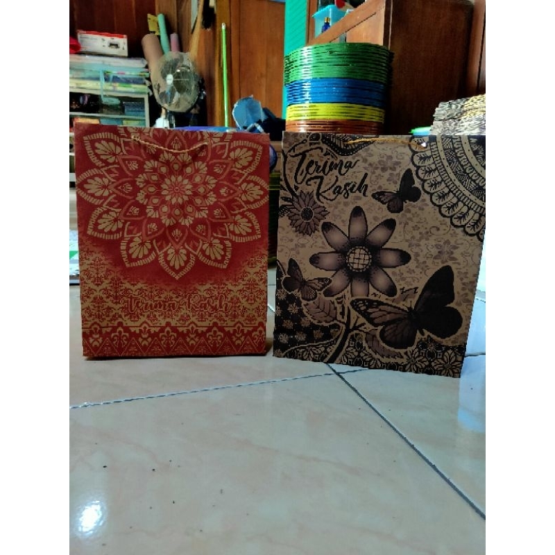 

100 PCS PAPERBAG BATIK BESAR