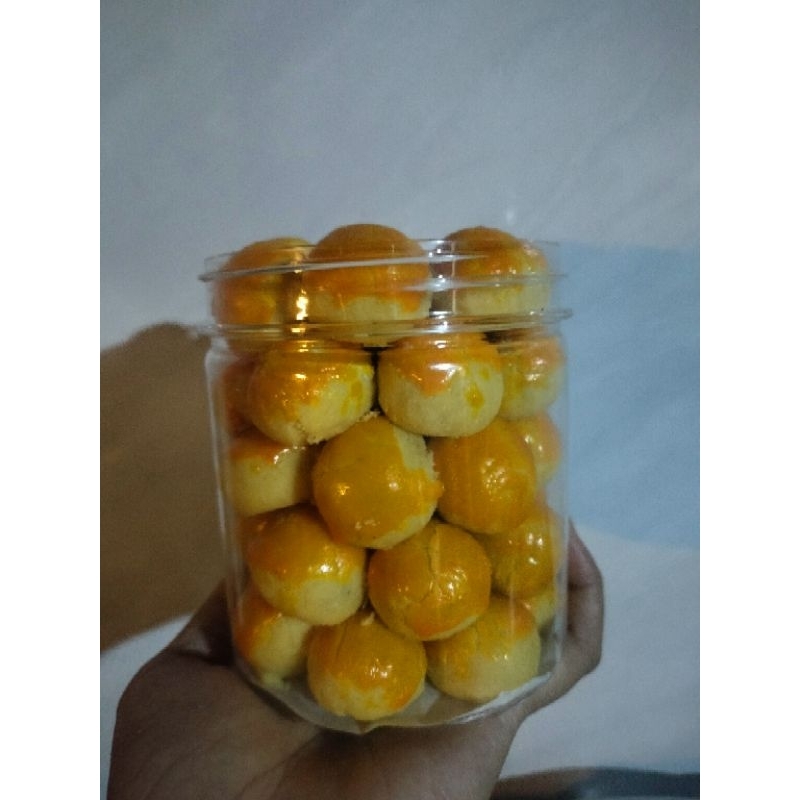 

nastar clasic,lembut lumer,dengan isian nanas home made