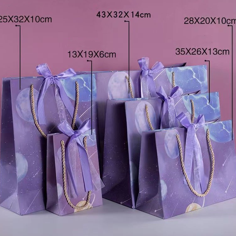 

Souvenir Pilihan Terbaik untuk Kenangan Abadi Paper Bag Tote Bag Gift Box Tote Bag Highend Gift Paper Bag