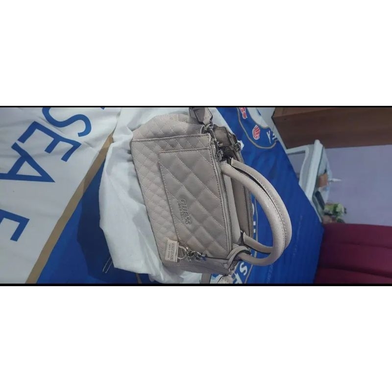 GUESS tas satchel nude original second no minus jarang pakai