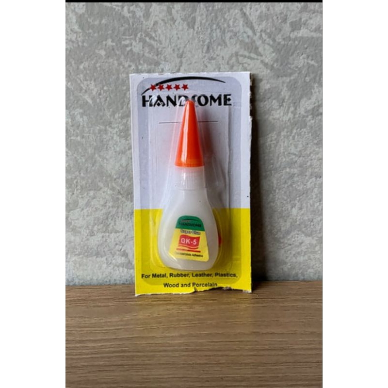 

Super Glue Liquid Handsome Lem Power Glue 5G 1 Pcs