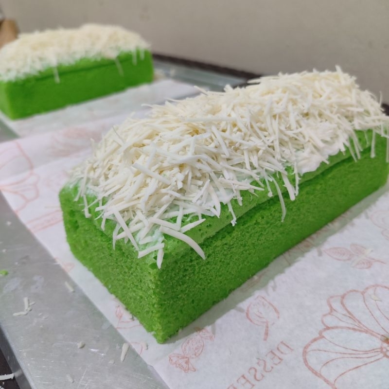 

Bolu Pandan Santan (Best Seller)