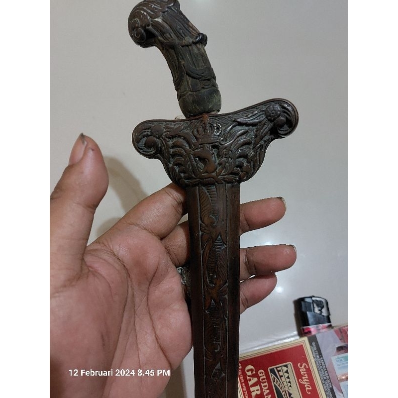 kris ageman sepuh wingit