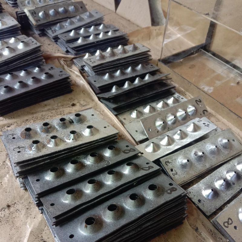 Serutan bambu ruji sangkar , tusuk sate dan layangan