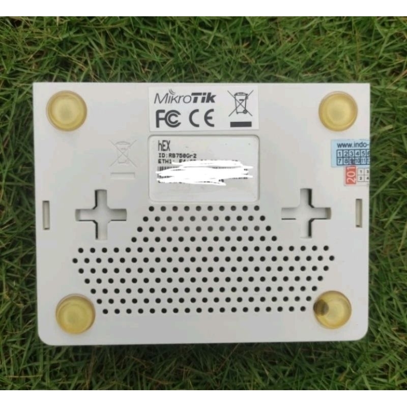 Mikrotik rb750G r2 (adiknya rb750Gr3)