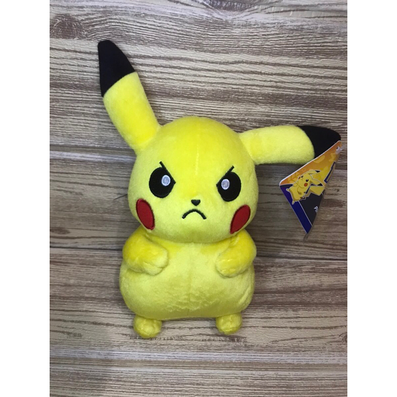 Tomy Boneka Pokemon Pikachu