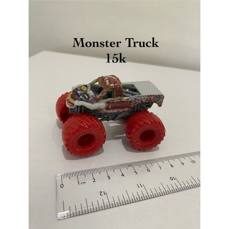 MAINAN MONSTER TRUCK MONSTER JAM ZOMBIE PRELOVED