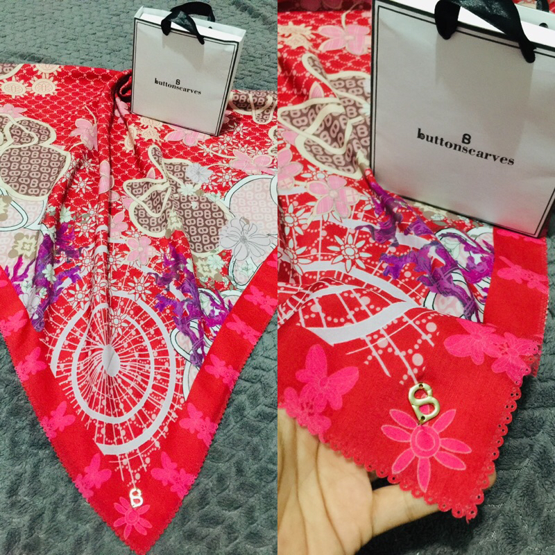 Buttonscarves Dream Park Scarlet