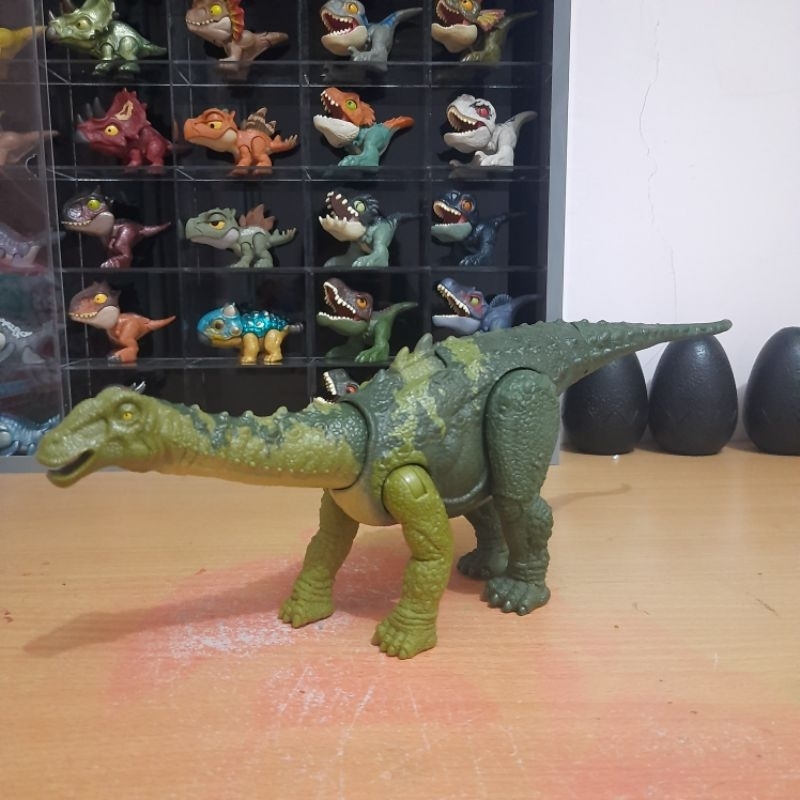 Jurassic World Dino Trackers Wild Roar Nigersaurus Preloved