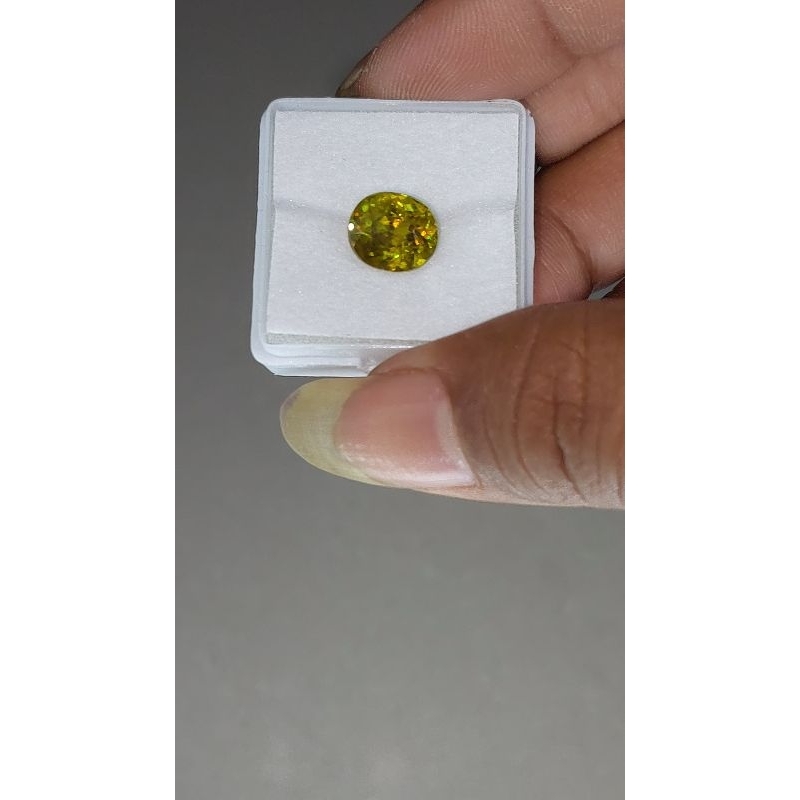 NATURAL GREEN SPHENE RAINBOW SPHENE  3.76 Ct