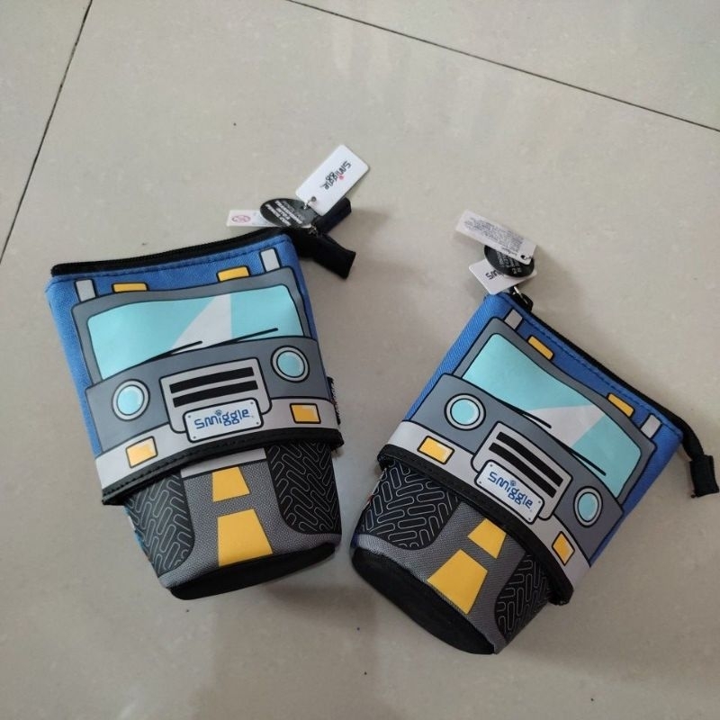 

Tempat Pensil Smiggle Transforms Into A Pencil Cup!