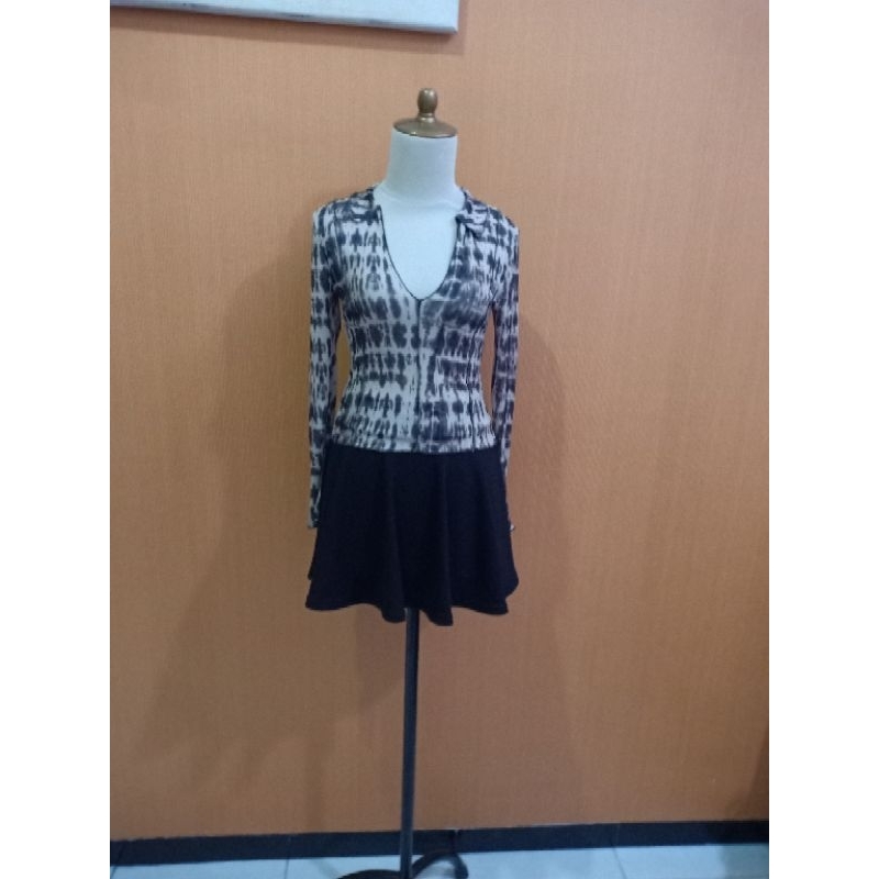 atasan kaos wanita crop top TOPSHOP cewek M lengan panjang L vneck coklat cream motif MEWAH