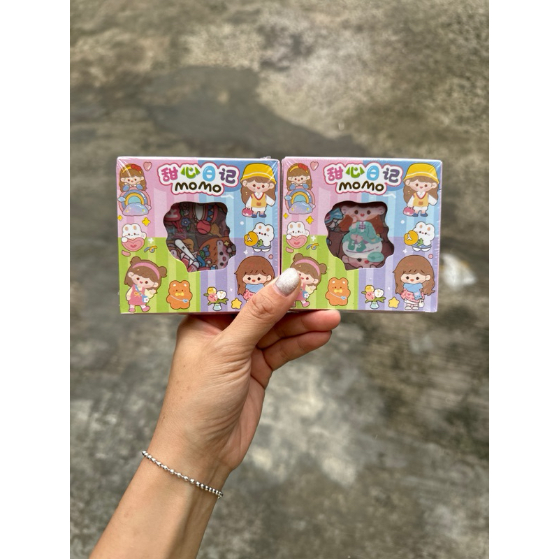 

Stiker 2D 100 Lembar Sticker Momo Mini Box Kartun Korea Lucu Anti Air Viral