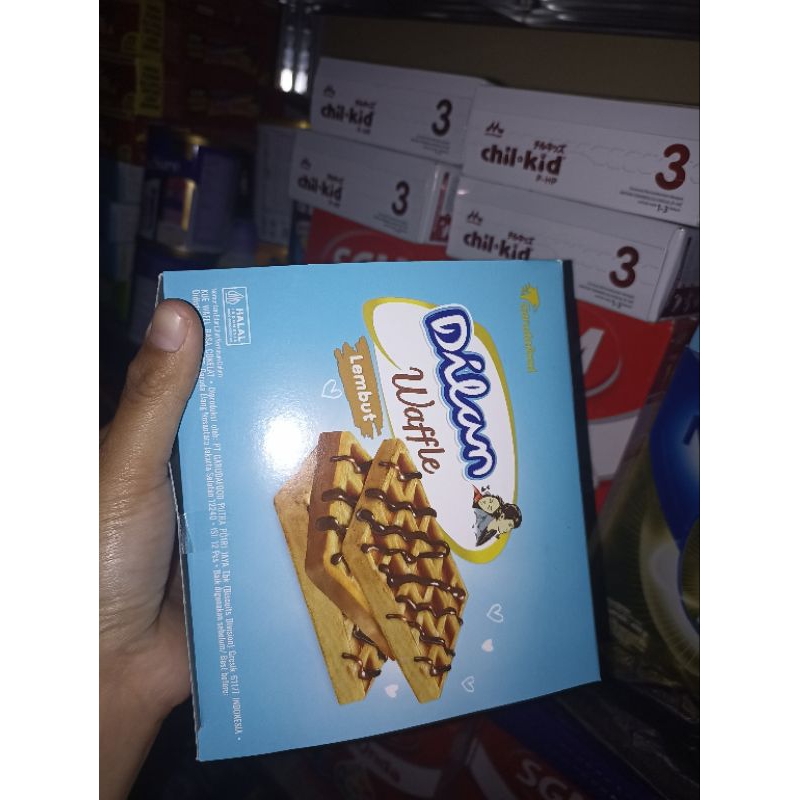 

DILANWafer Roll isi krim vanilla isi 12pc 1kotak