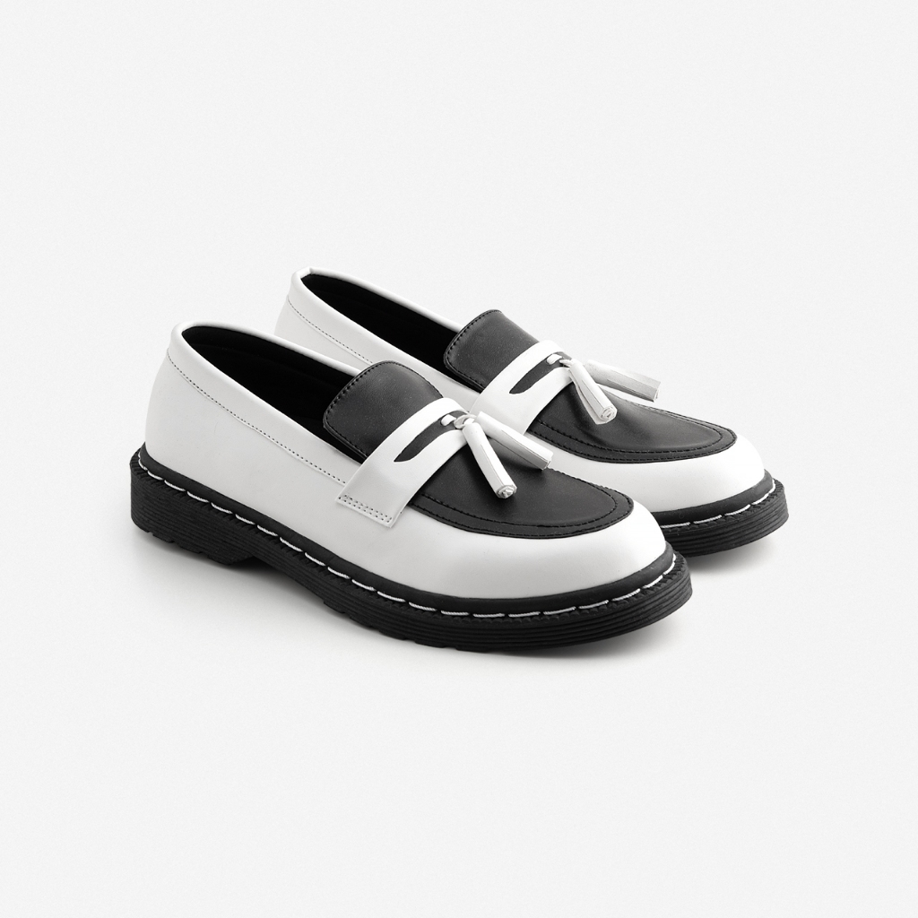 VCTS - Sepatu Loafers Penny White Black Tassel - Sepatu Loafers Pria