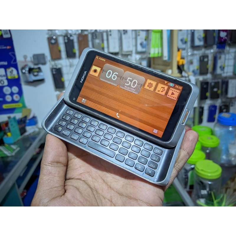 Nokia E7 Communicator Original OS Delight