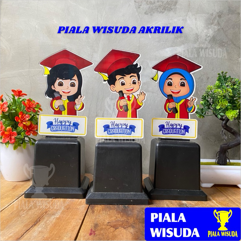 Piala Wisuda (Hijab Graduation) - Piala Akrilik Wisuda Karakter Almamater Merah (Graduation) - Piala