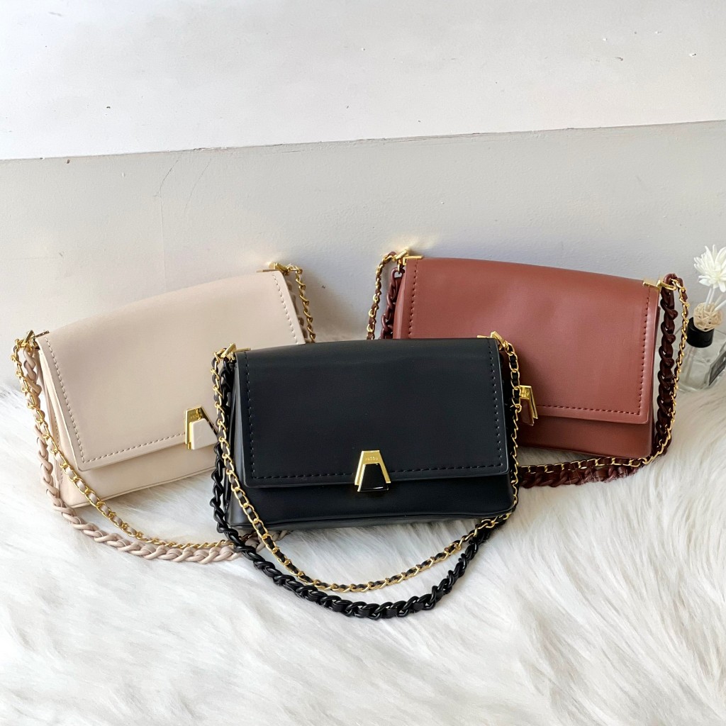 PDR PEDRO TAS BAHU FORMAL CHAIN BUCKLED SHOULDER BAG 01305