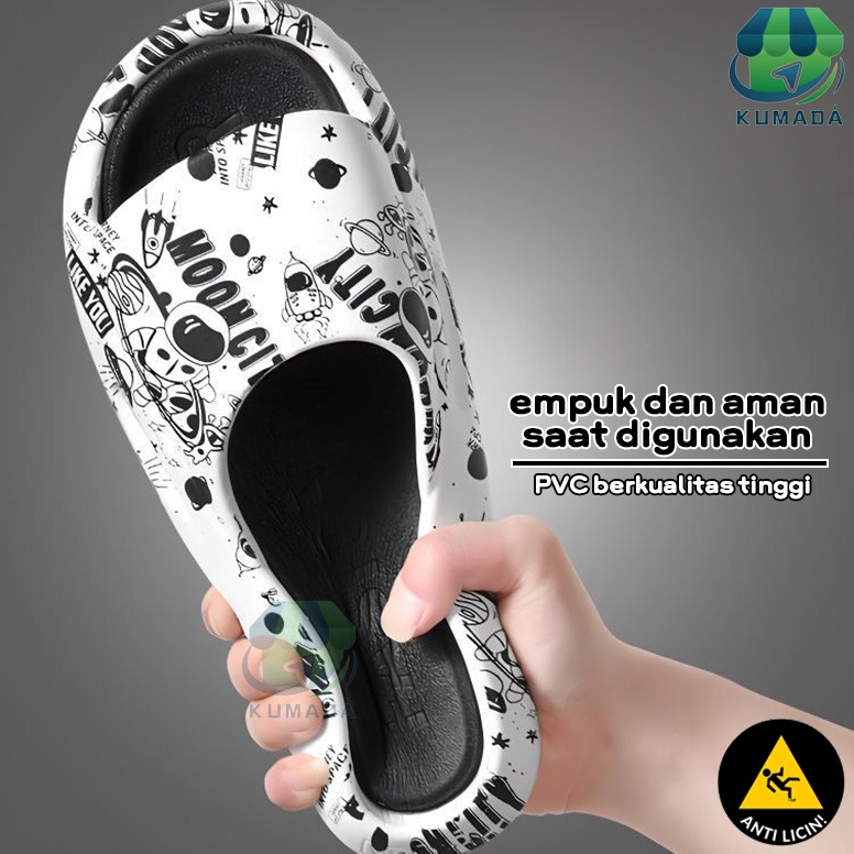 Sandal Pria Fashion Spaceman Grafiti Luar Ruangan Sandal Kamar Mandi Rumah Sandal Bawah Lembut Antis