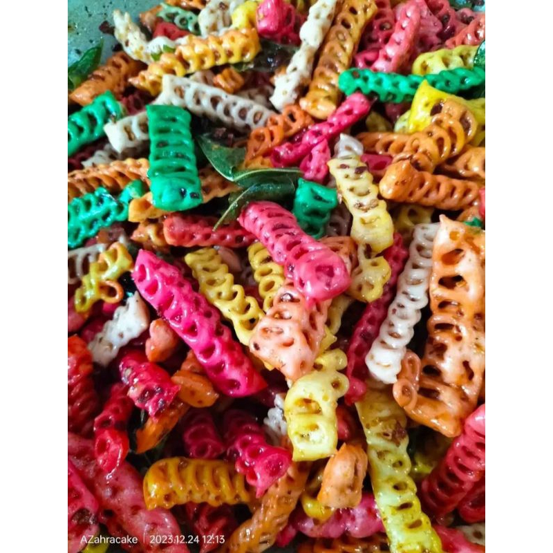 

Krupuk seblak krupuk tangga pdas daun jeruk 1kg