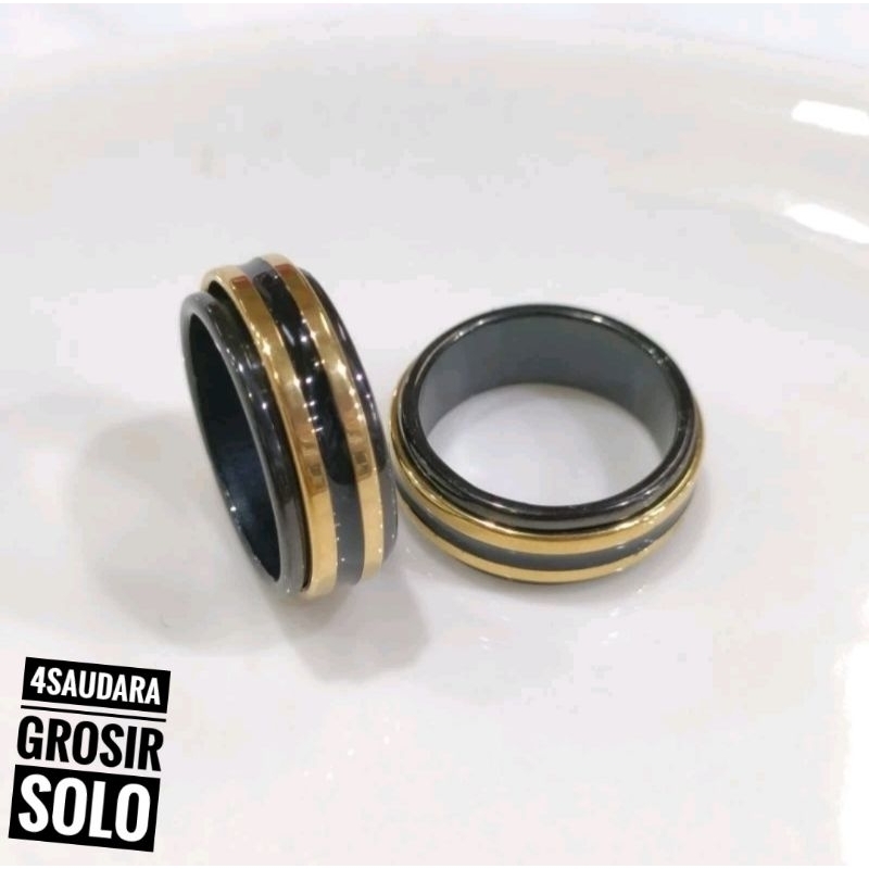 4s Grosir Solo || CINCIN RING IMPORT PREMIUM // cincin pria&amp;wanita titanium putar kombinasi emas hitam korea anti karat // cincin titanium model putar warna hitam variasi emas