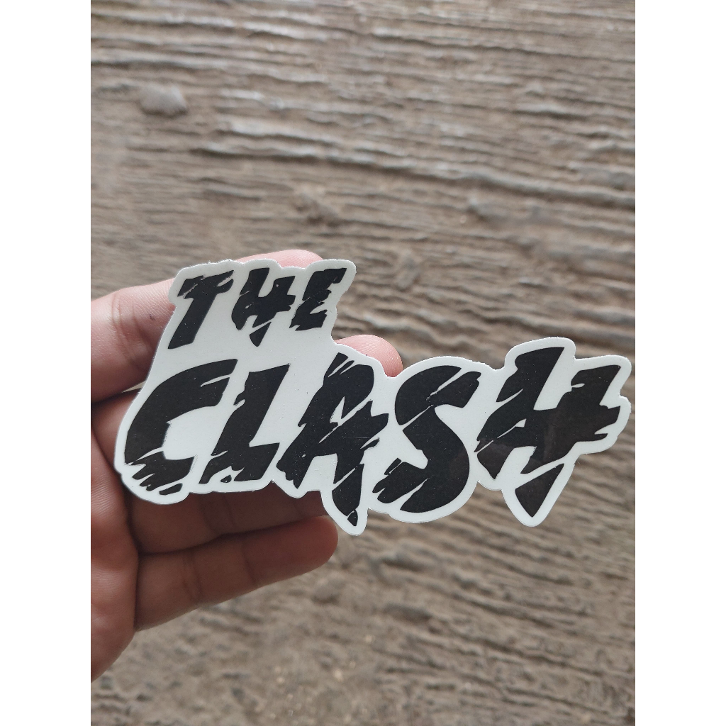 

STIKER METAL - THE CLASH - VINYL ANTI AIR Stiker Helm / Laptop / aksesories