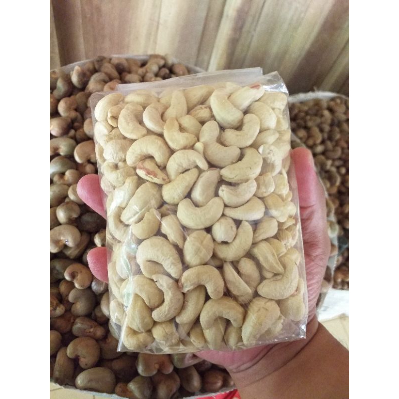 

KACANG METE ASLI WONOGIRI UTUH MENTAH ENAK GURIH CAMILAN SEHAT BERAT SETENGAH KILO