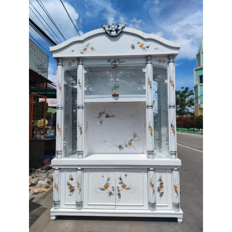 Lemari Hias / Lemari TV Kristal / Resin