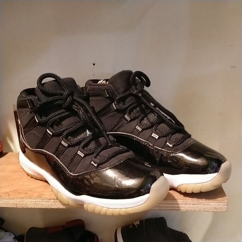 Sepatu seken jordan retro 11