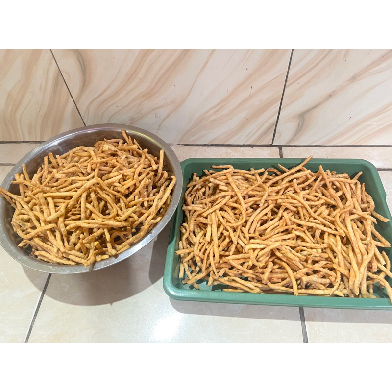 

Makanan cemilan sistik cistik bawang renyah