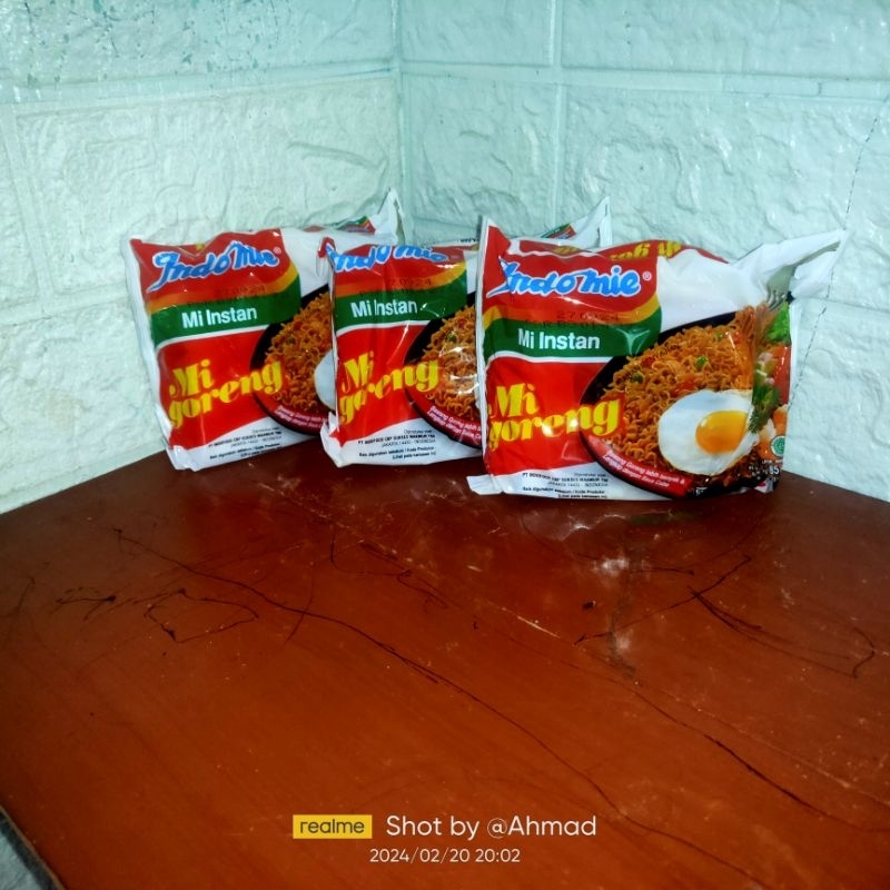 

Indomie goreng isi 3 (paket)