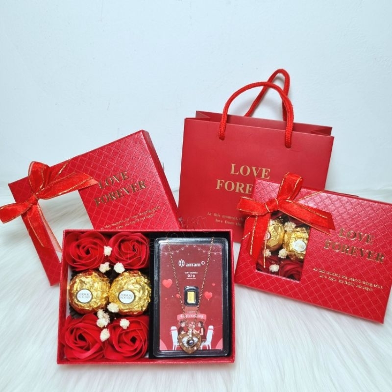 

Kado cantik Hampers Ultah, Anniversary, dll: Mawar Sabun, LM, Coklat Ferrero, Kalung Projection 100 Bahasa I Love You