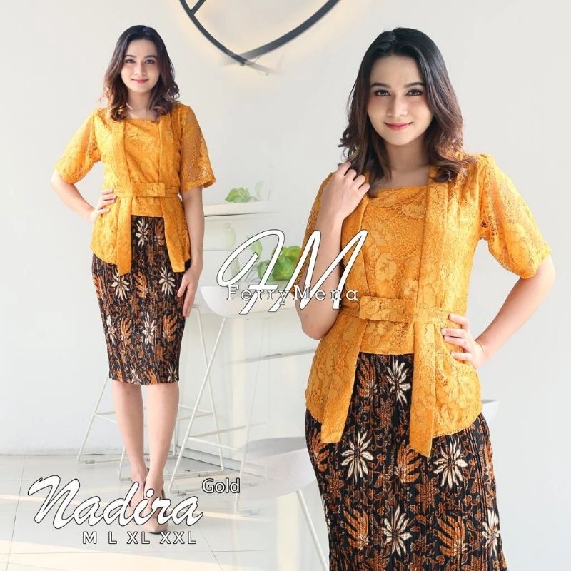 Hilya Kebaya - Kebaya Modern Setelan Kebaya Nadira Brukat Kutubaru Lengan Pendek Rok Plisket Pendek 