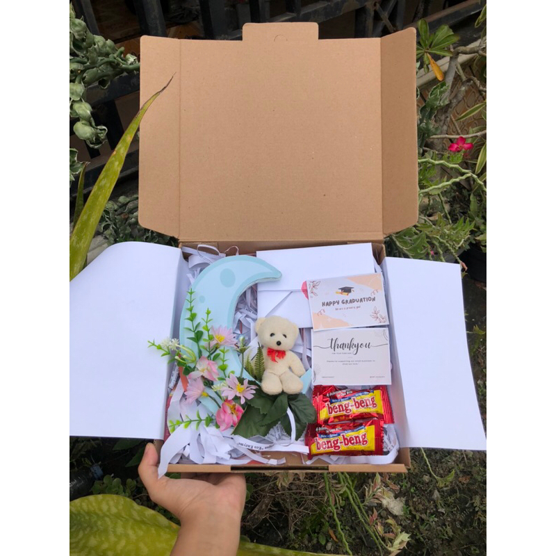 

GIFTBOX MOONLIGHT KADO UNTUK AYANG//KADO WISUDA //HADIAH ULANGTAHUN