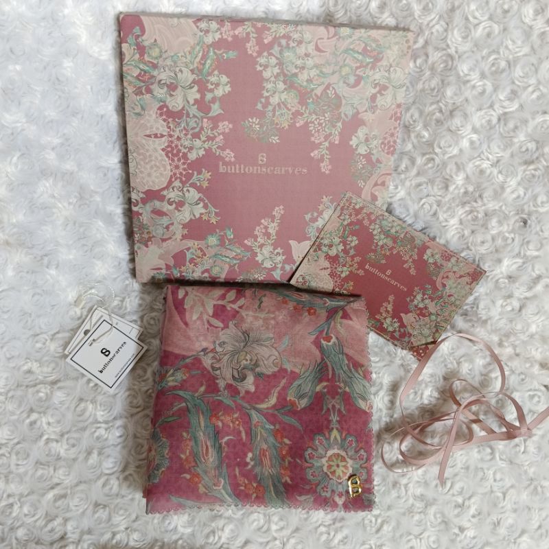 topkapi raspberry buttonscarves